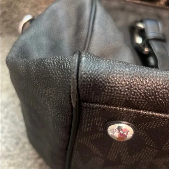 MICHAEL KORS Black Hand Bag - Picture 16 of 16